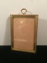 Vintage 40s gold ornate 5" x 7" frame with top hanging circle design