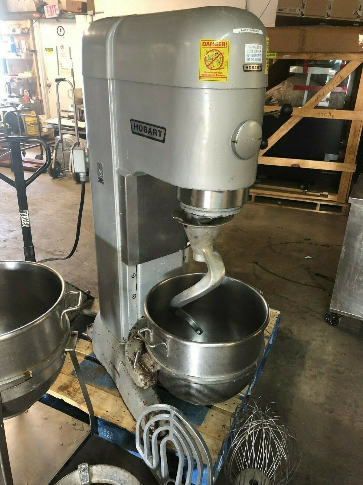 Hobart M802 Commercial 80 QT Bakery Baking Dough Mixer w/ Bowl Whisk