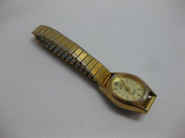 Waltham Quartz Watch Ladies Gold Tone Vintage YWL502 012 2035 - $34.64
