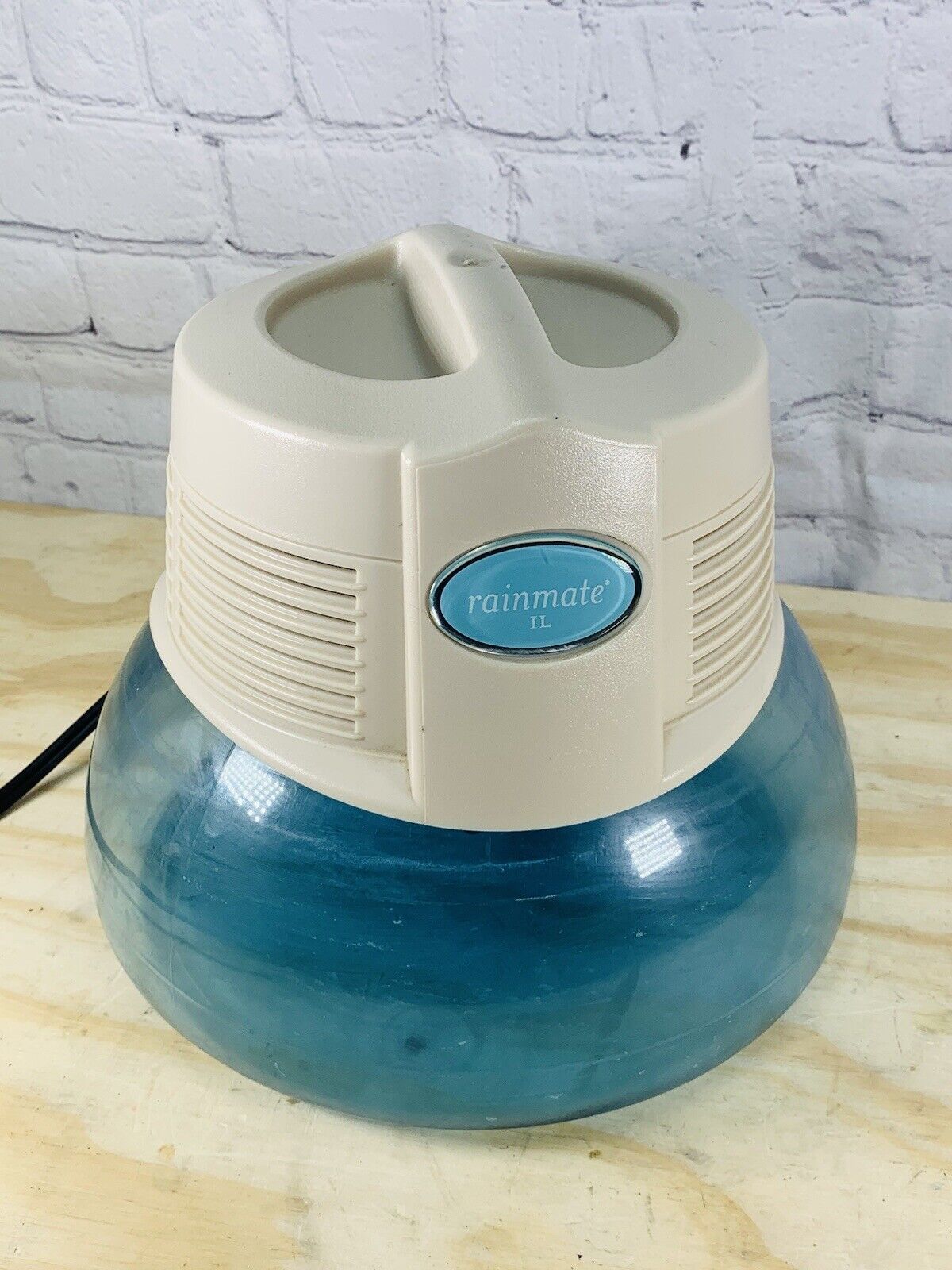 Rainbow Rainmate IL Air Freshener Room Aromatizer Purifier w/ LED Light