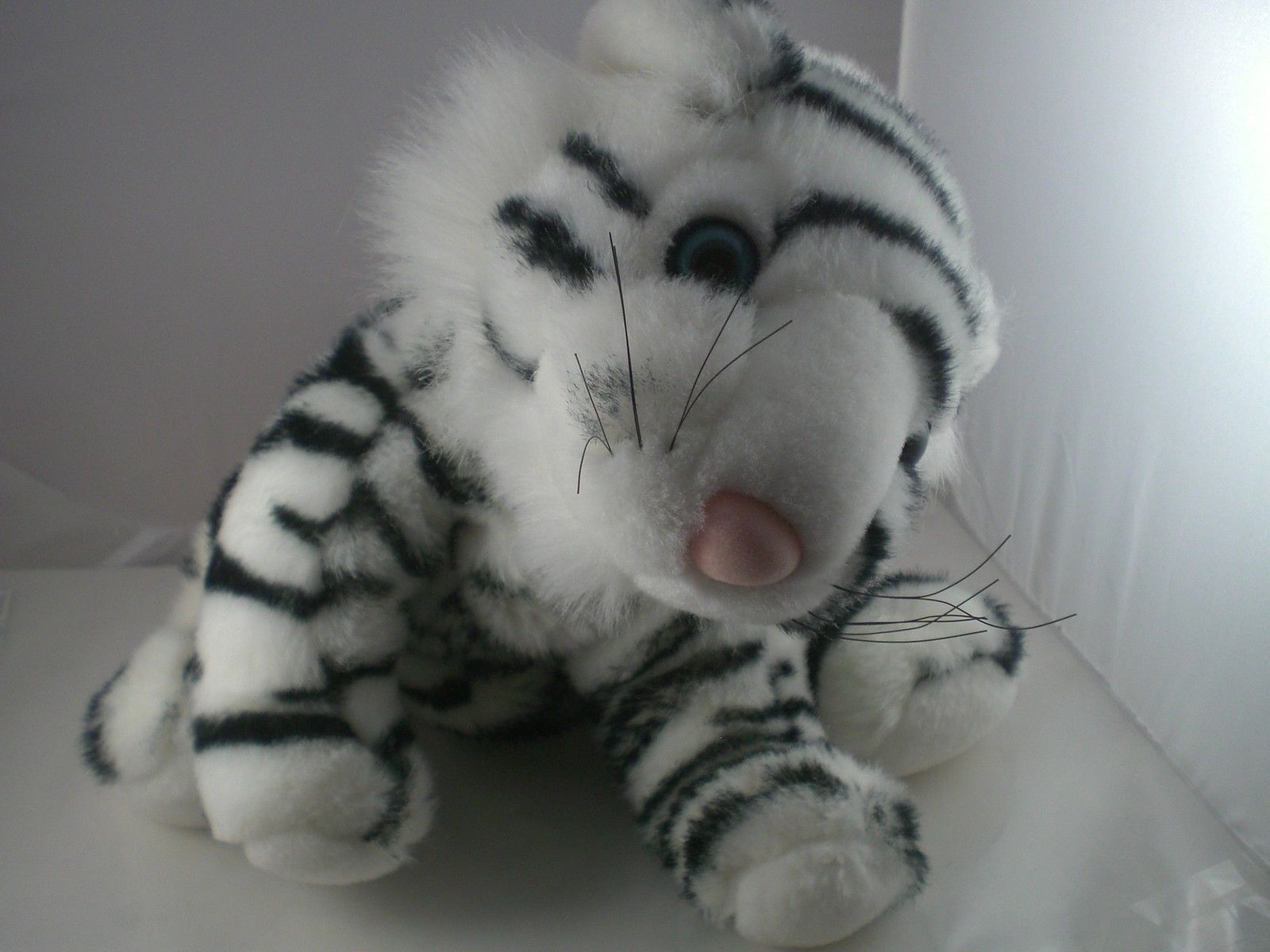 fao schwarz white tiger