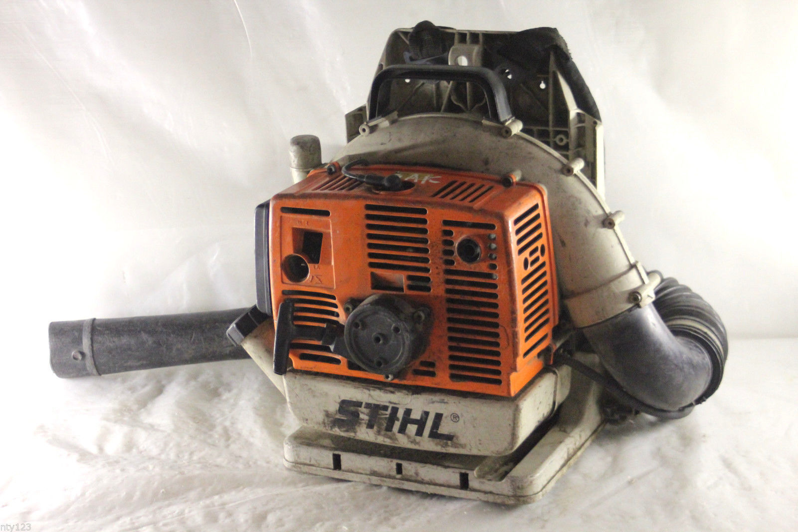 STIHL BR 400 BACKPACK LEAF BLOWER Leaf Blowers & Vacuums