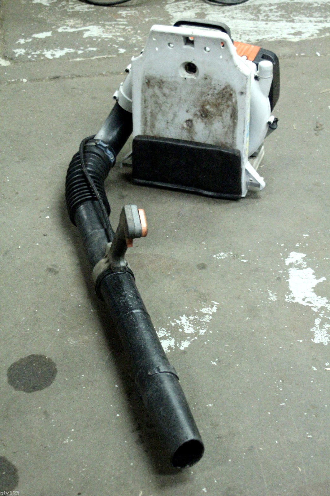 STIHL BR320 BACKPACK BLOWER Leaf Blowers & Vacuums