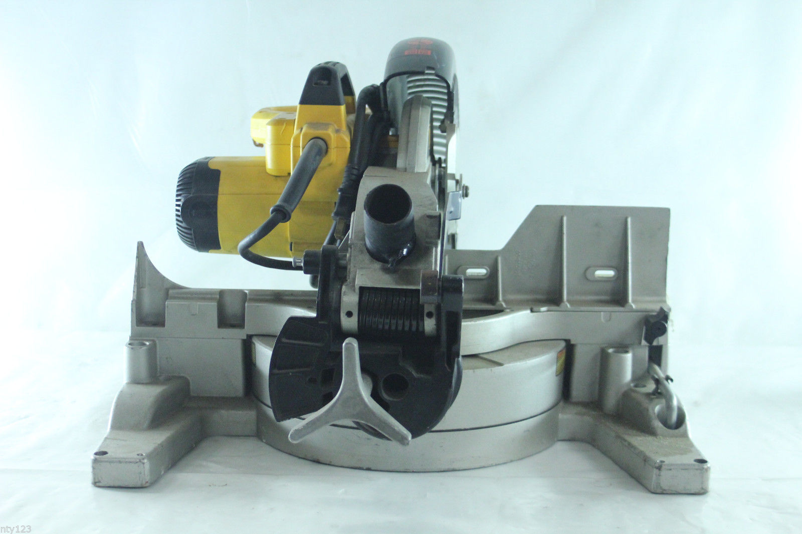 DEWALT MITER SAW [MODEL DW713] Miter & Chop Saws
