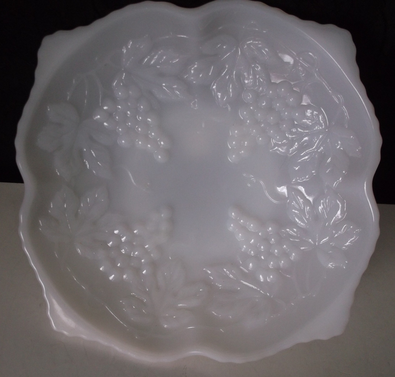 Anchor Hocking GRAPE Milk Glass Footed Bowl Pedestal Dish Square Bowl