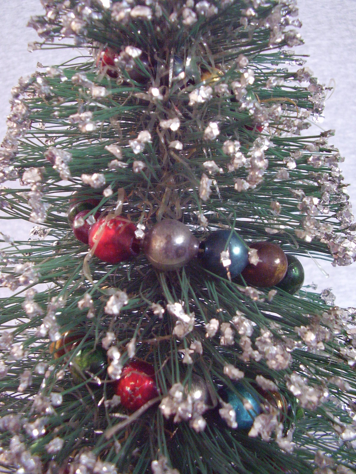 Vintage Christmas Bottle Brush Tree Mercury Glass Garland Silver Mica Glitter Holiday & Seasonal