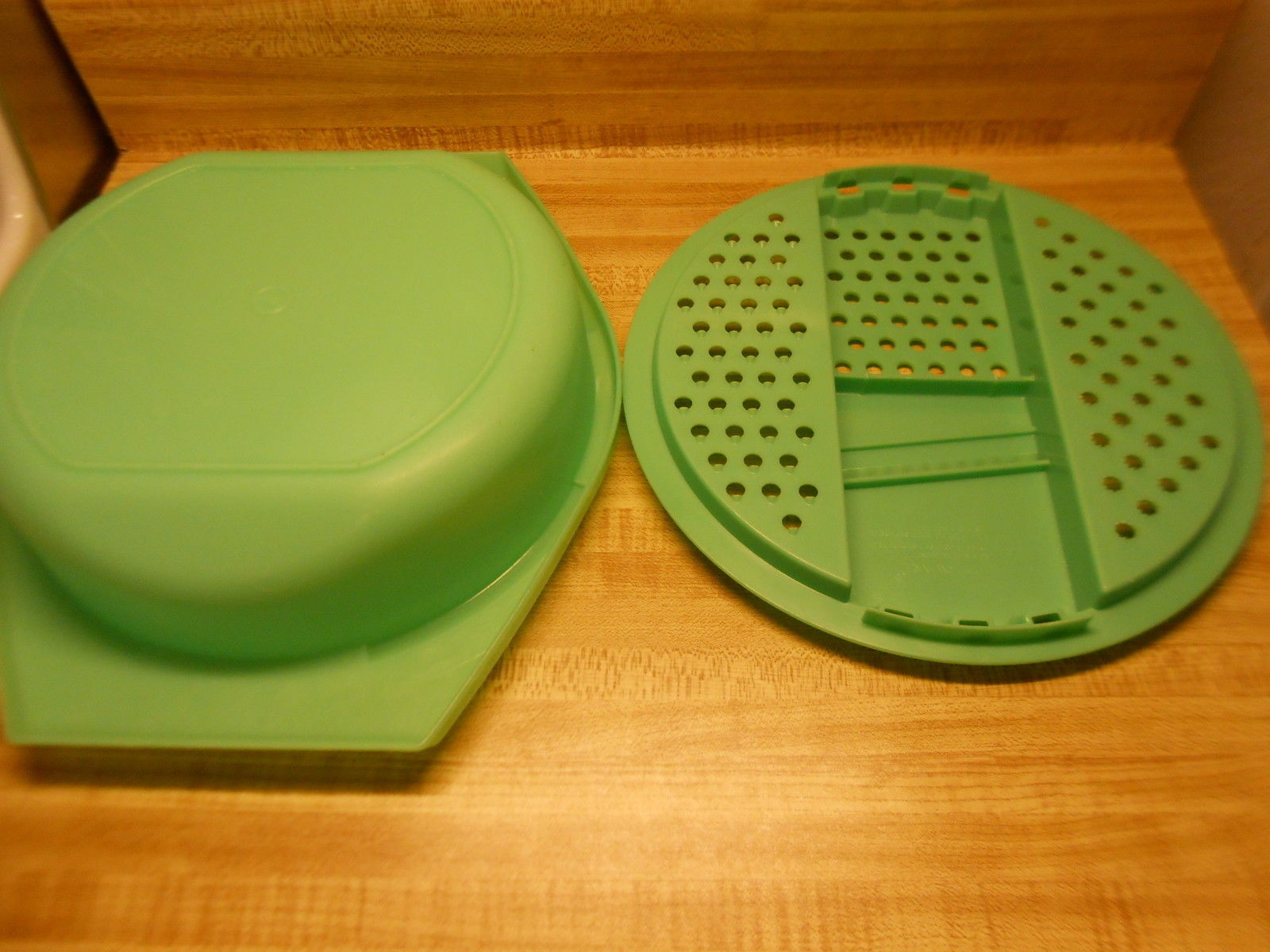 tupperware cheese grater and bowl two piece set, no lid Other