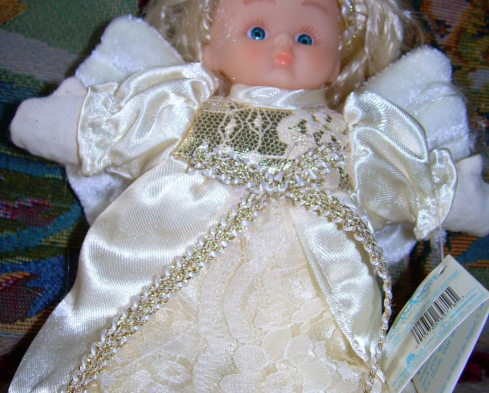 CHRISTMAS HOLIDAYS BEAN ANGEL DOLL ( LOVE) Collectibles