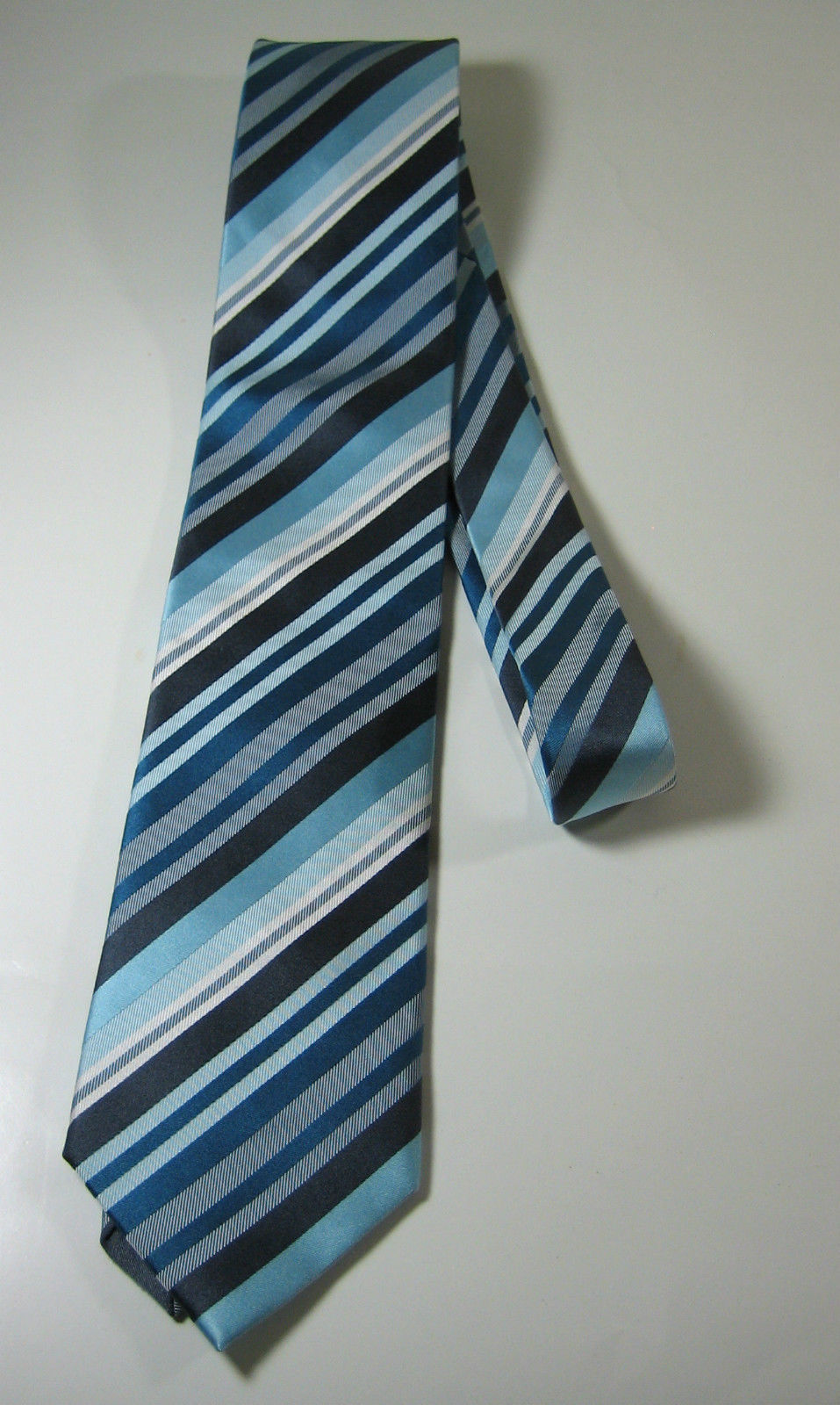 geoffrey beene blue tie