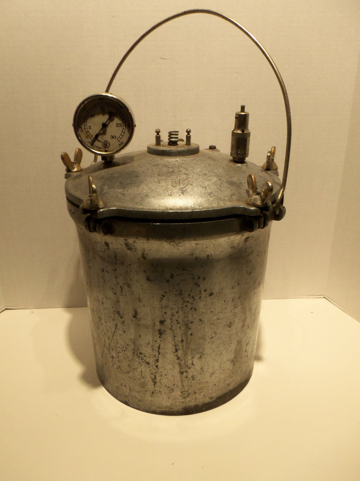 PRESTO Stainless Steel Pressure Cooker STEAM GAUGE Deluxe Canners Canning 85772