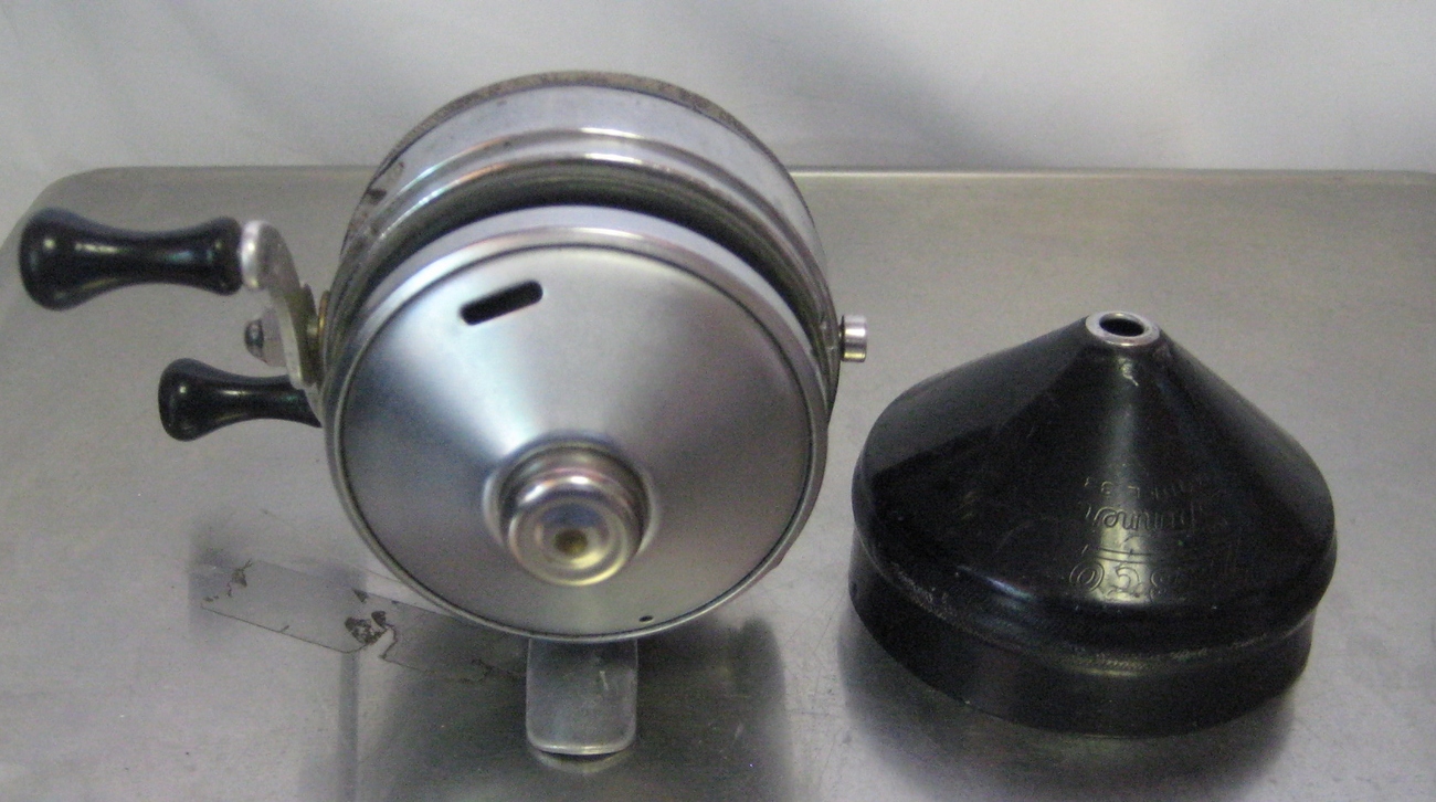 Vintage Zebco 33 Spinner Purple & Black Reel Made In USA 11 Pictures