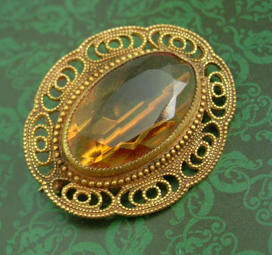 Antique Victorian Golden Topaz Brooch Large beautiful filigree frame C clasp Pins, Brooches