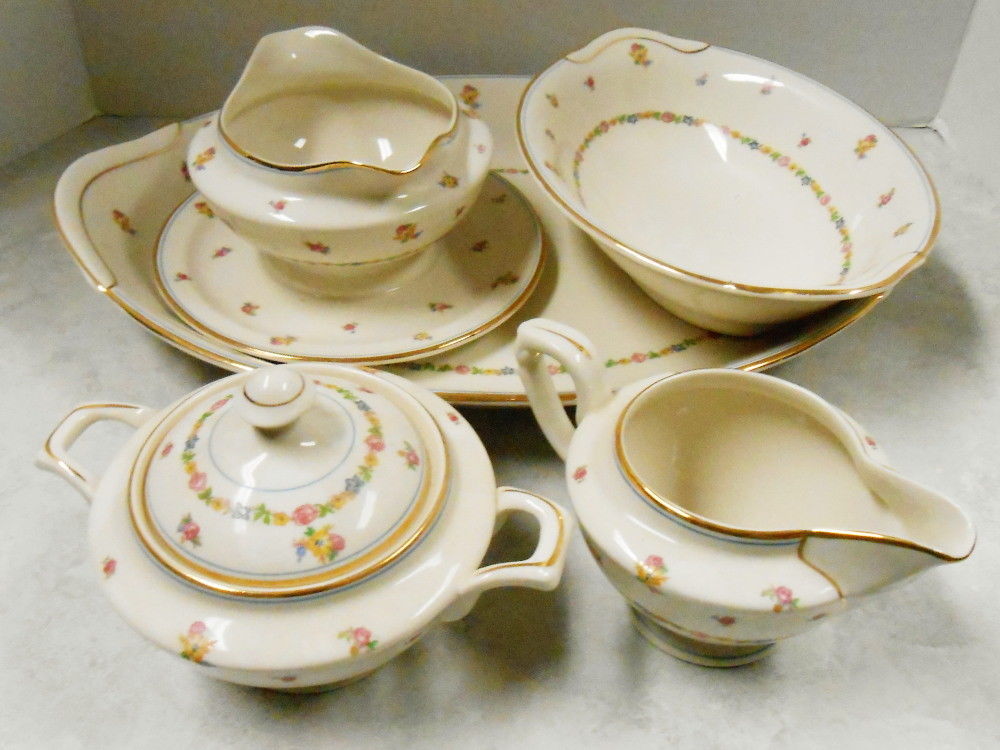 Mikasa Swirl Bone China Sugar Bowl with Cover & Creamer Set No Tax 