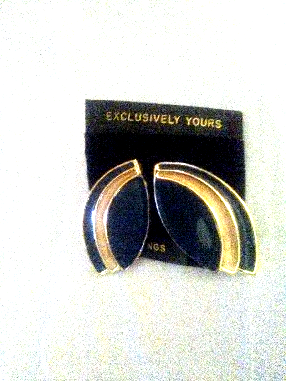 Exclusively Yours Jewelry Yellow Blue Pierced Earrings 1.5” Long