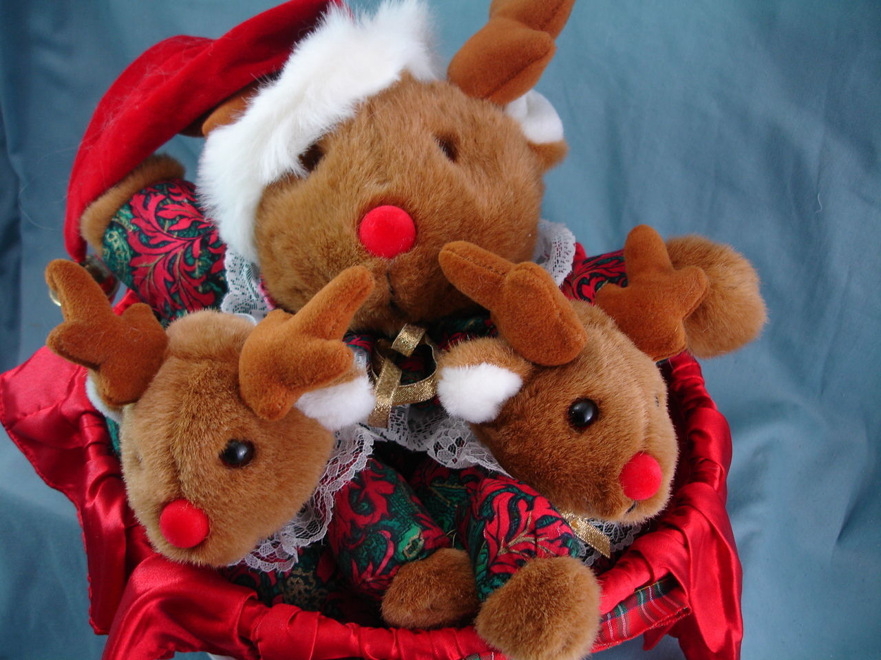 noelle snow cone reindeer stuffed animal