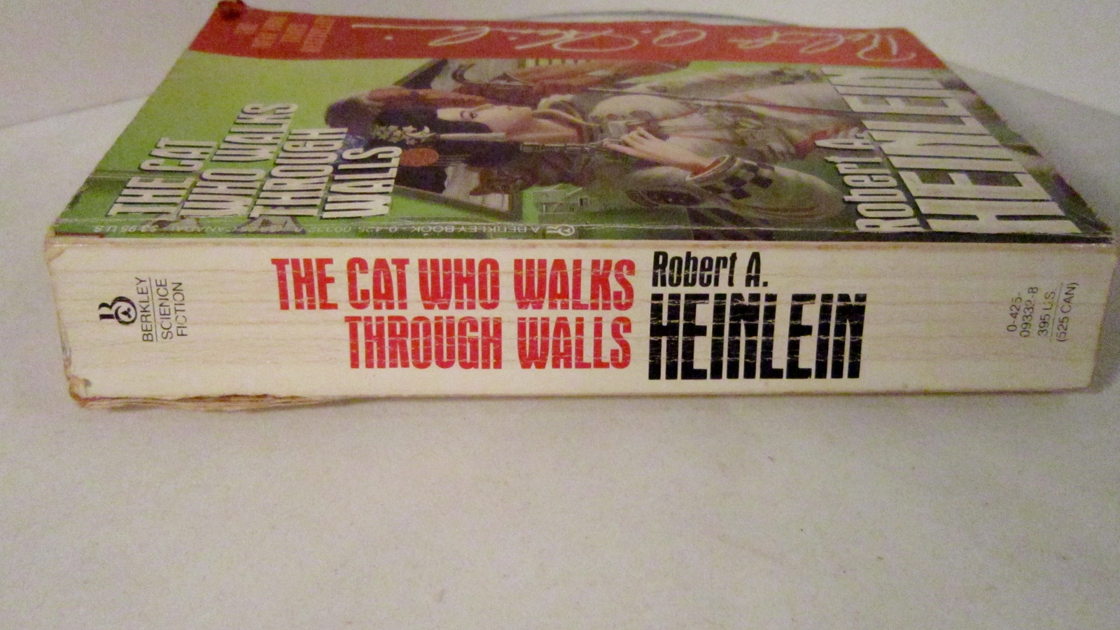 The Cat Who Walks Through Walls 1986 Robert A Heinlein Science Fiction