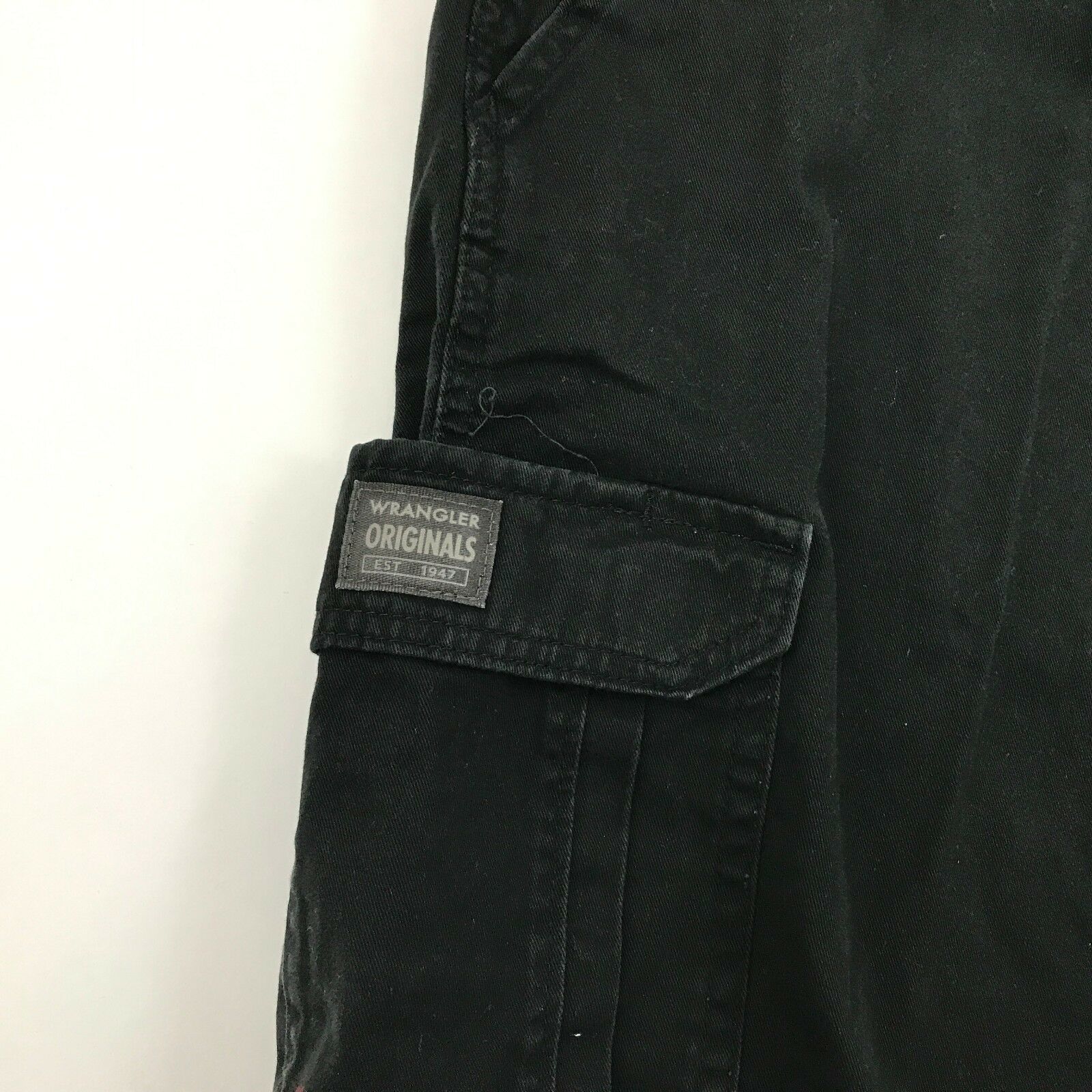 mens cargo shorts with tech pocket