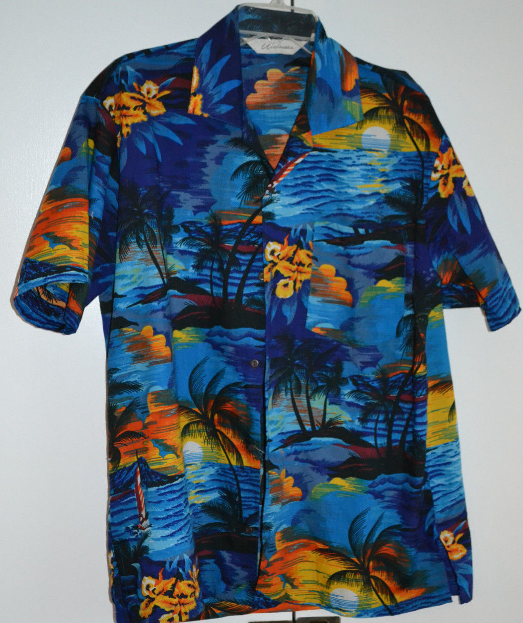 Men’s XL Hawaiian Shirt by Uluwatu 100% Polyester - Casual Shirts