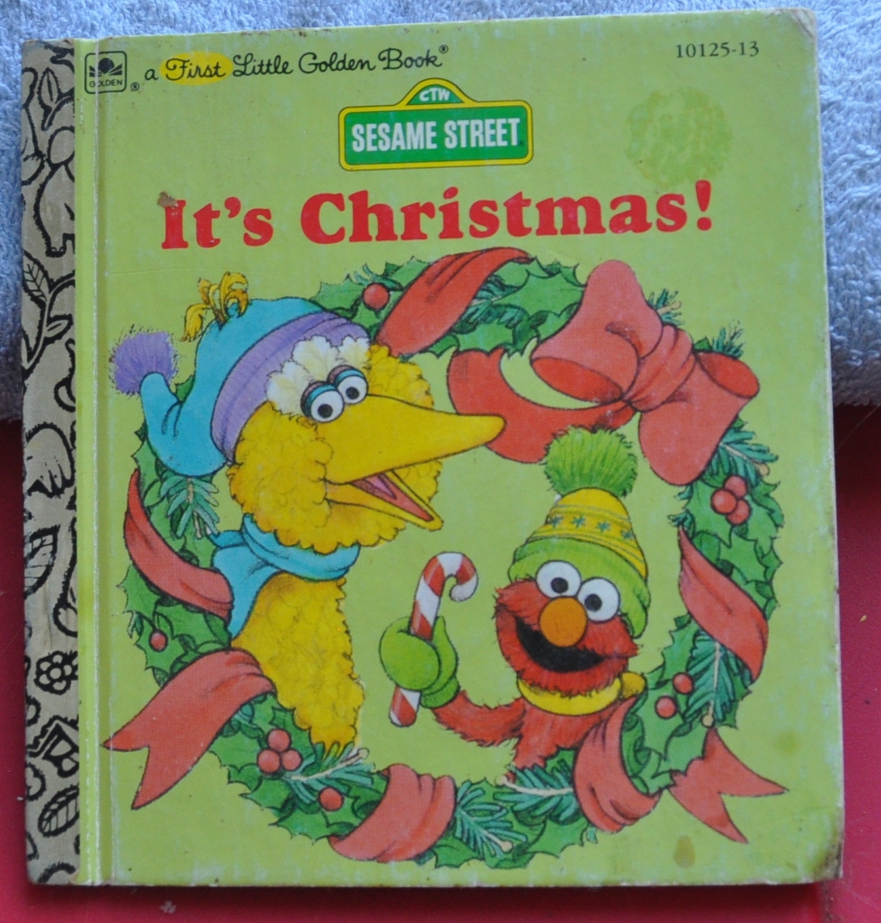 First Little Golden Book- Sesame Street It's Christmas - Celebrating w ...