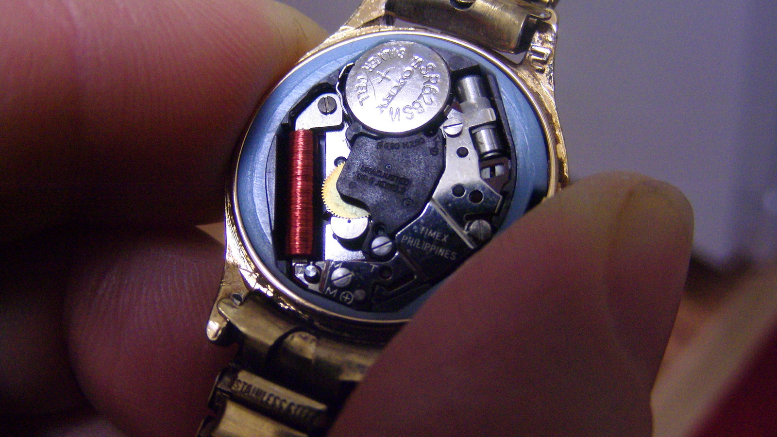 Vintage Timex Base Metal Bezel Stretch Band Women's Ladies Wristwatch