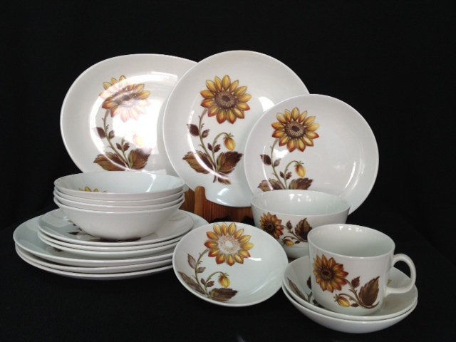 Johnson Brothers England Sunflower SNOWHITE and 10 similar items Johnson Brothers England Sunflower SNOWHITE and 10 similar items