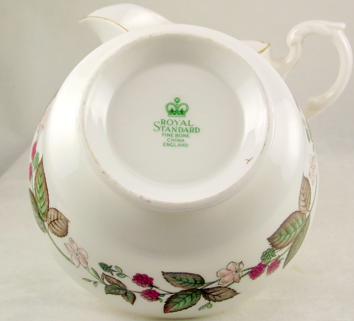 Royal Standard England Creamer Sugar Bowl Set Raspberry Floral Vine Pattern Royal Standard 8363