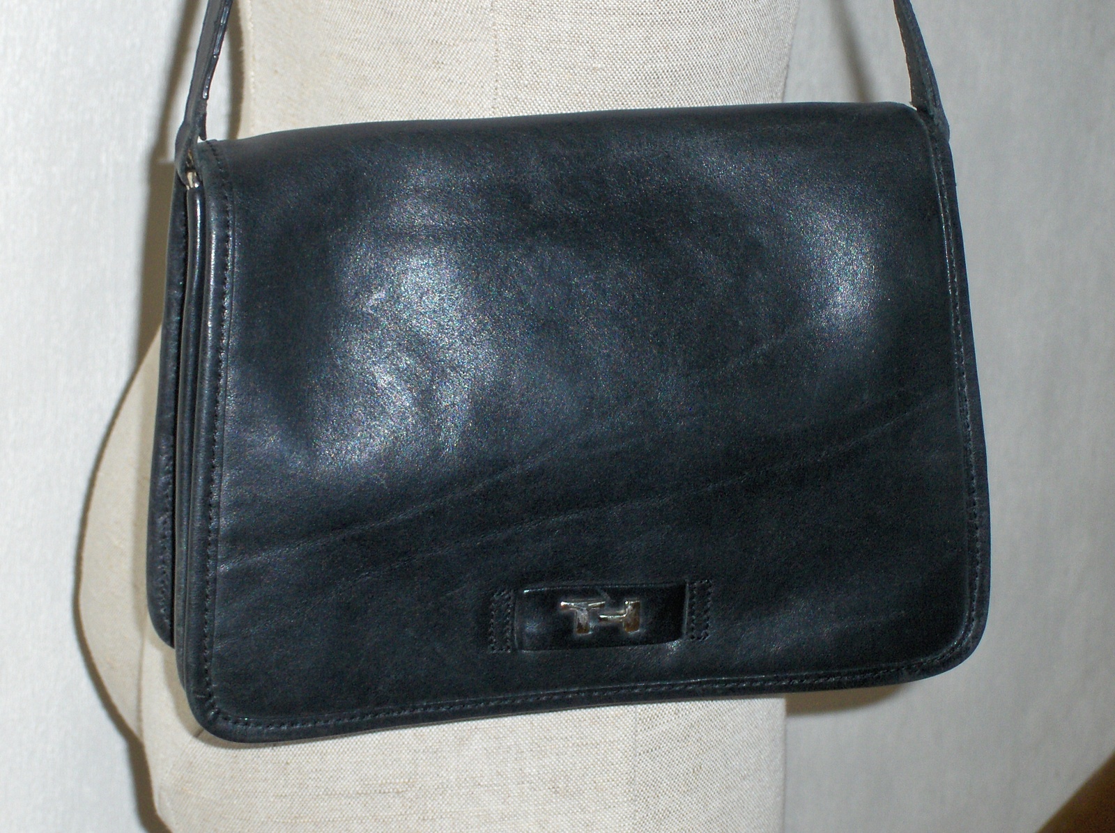 Tommy Hilfiger Black Leather shoulder Purse Handbag - Handbags & Purses