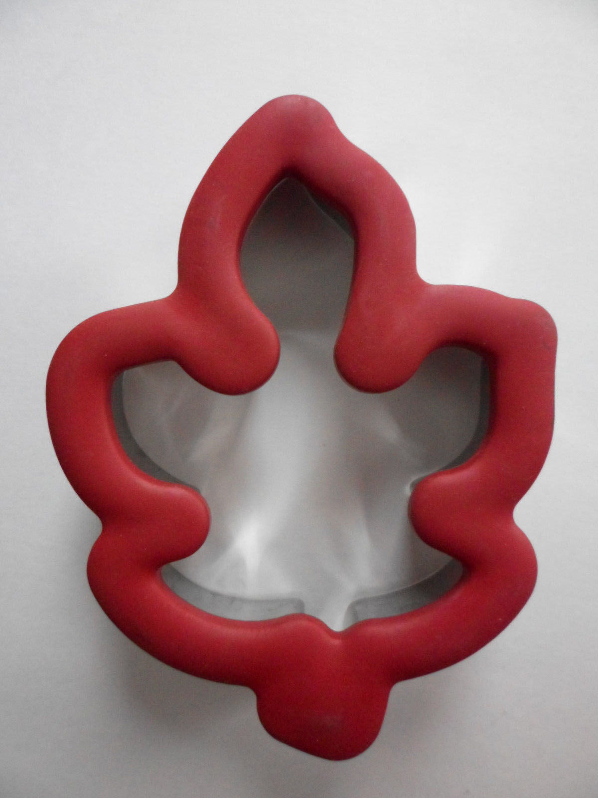 Wilton Vintage Red Autumn LEAF Fall Soft grip Cookie cutter Retired