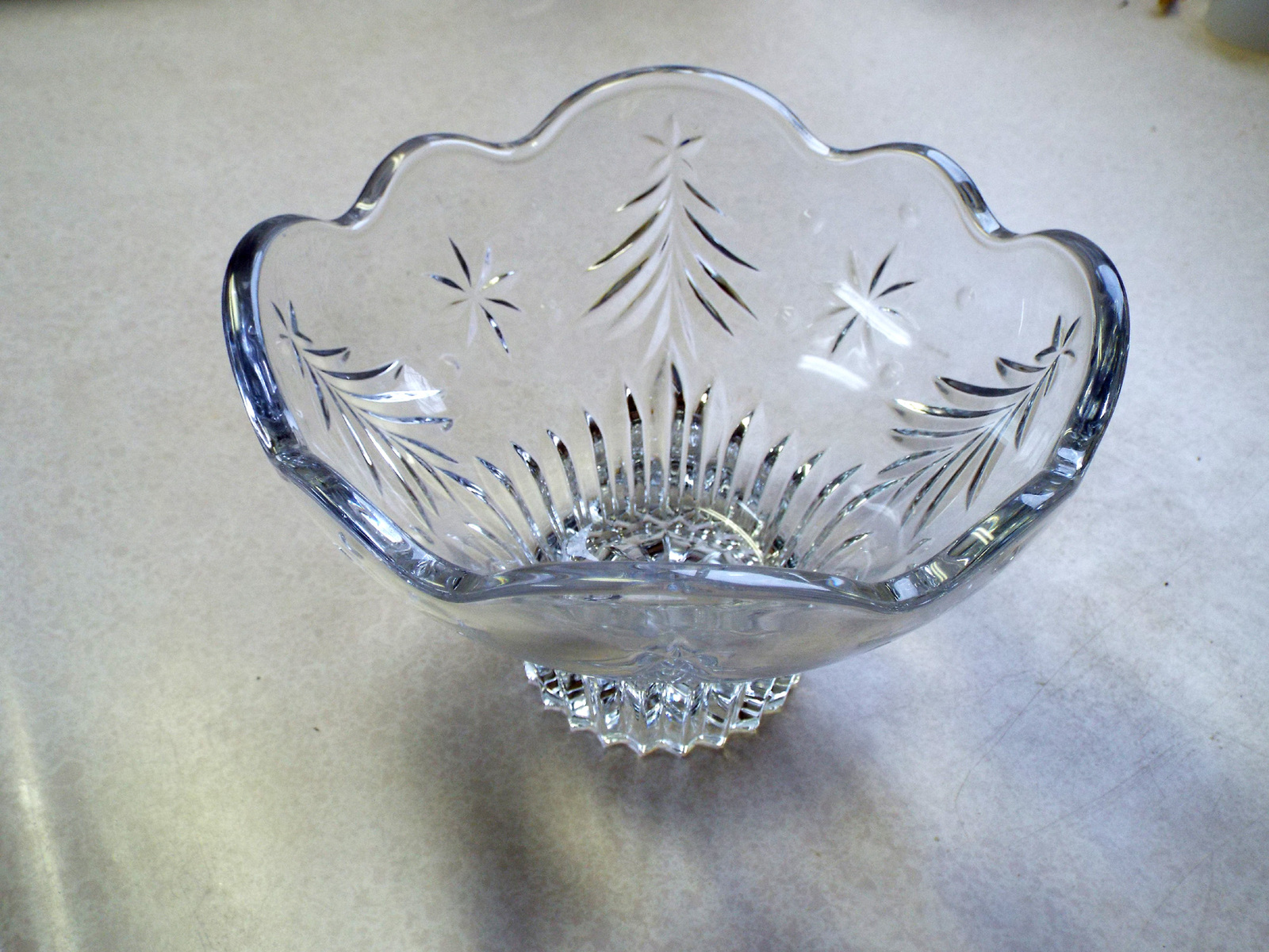 Mikasa "Christmas Night" Crystal Footed Bowl Bowls