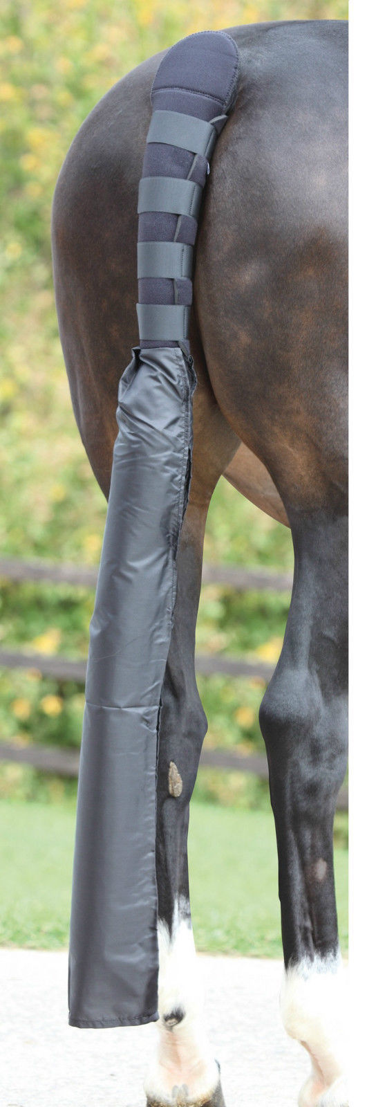 Tail Bag for Horse protects the dock from injury Braids secured