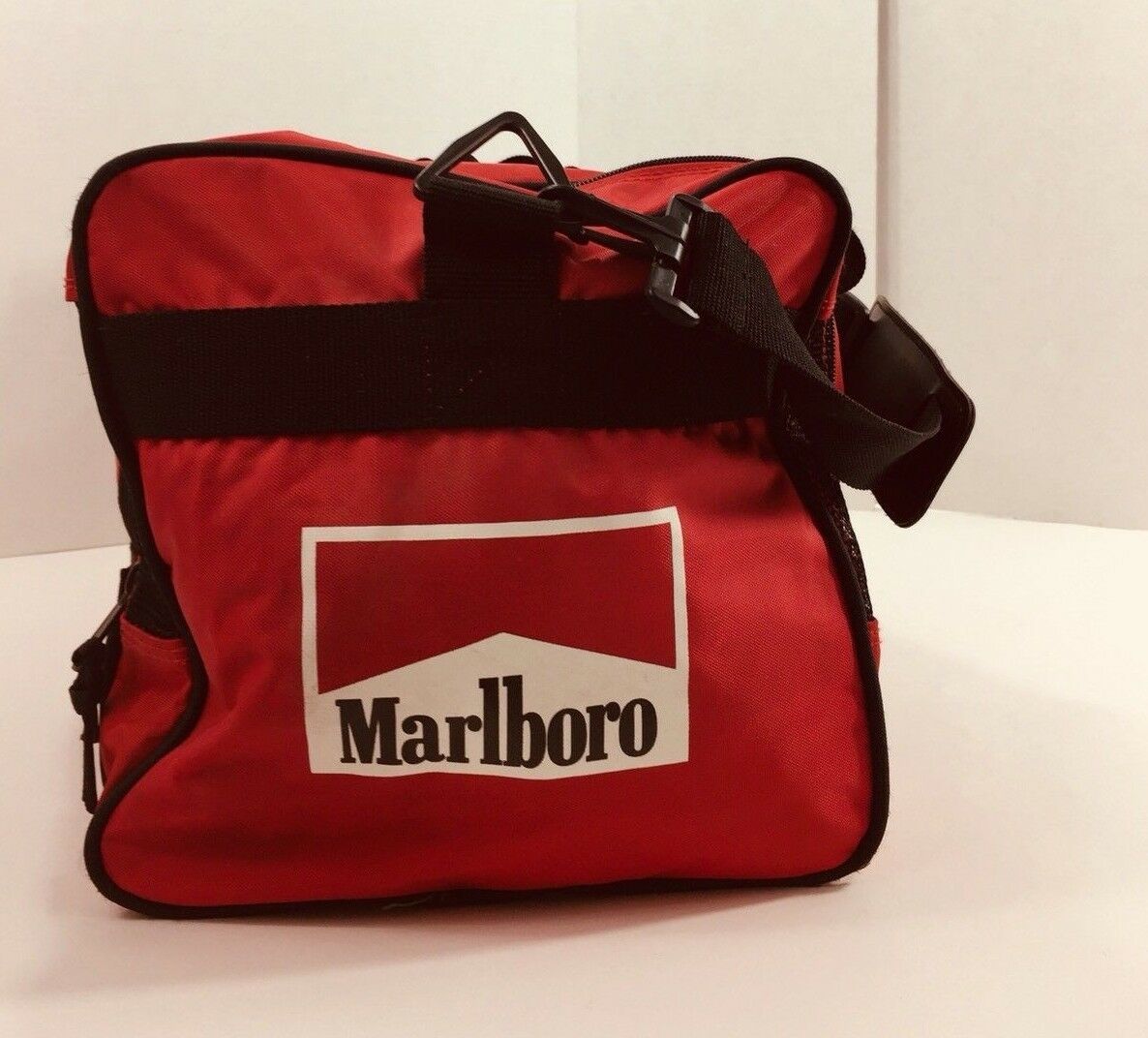 Marlboro Unlimited Duffle Travel Gym Bag Vintage Advertising Red Tote ...