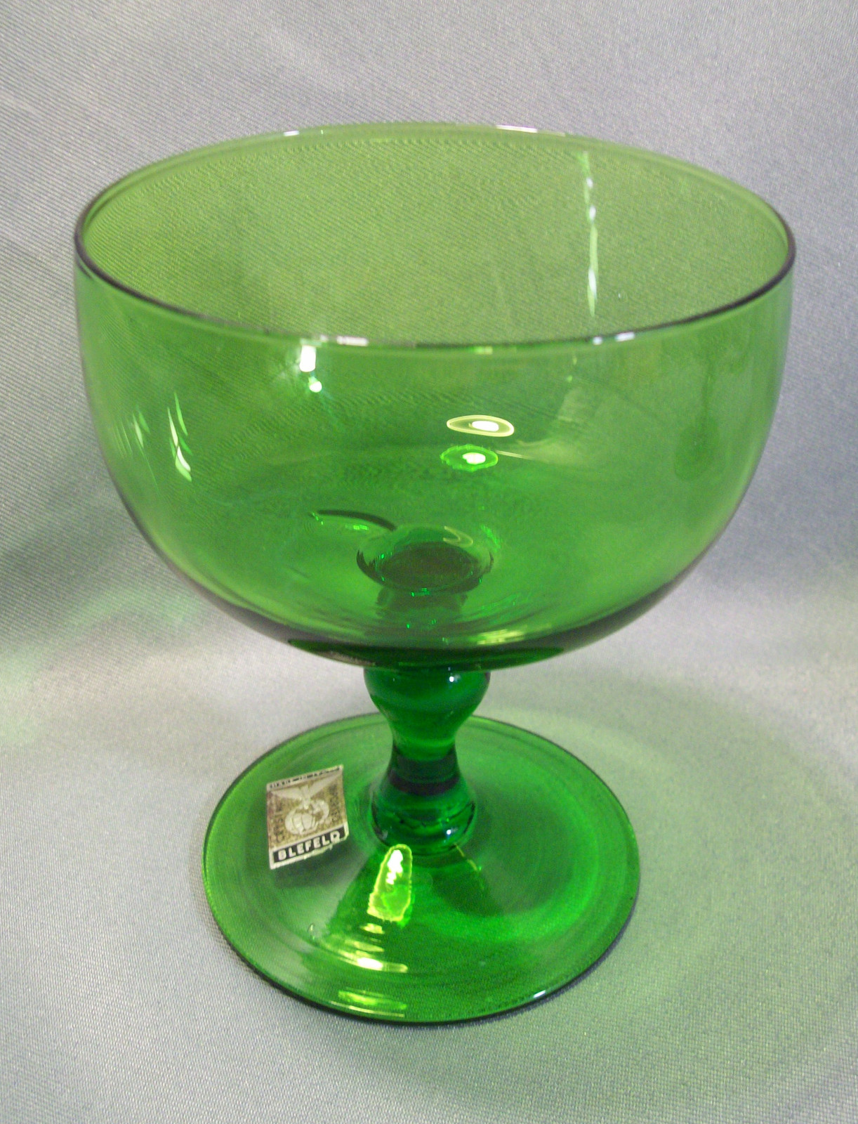 PAIR OF BLEFELD ITALY GREEN SHERBET OR SHORT STEM CHAMPAGNE GLASSES