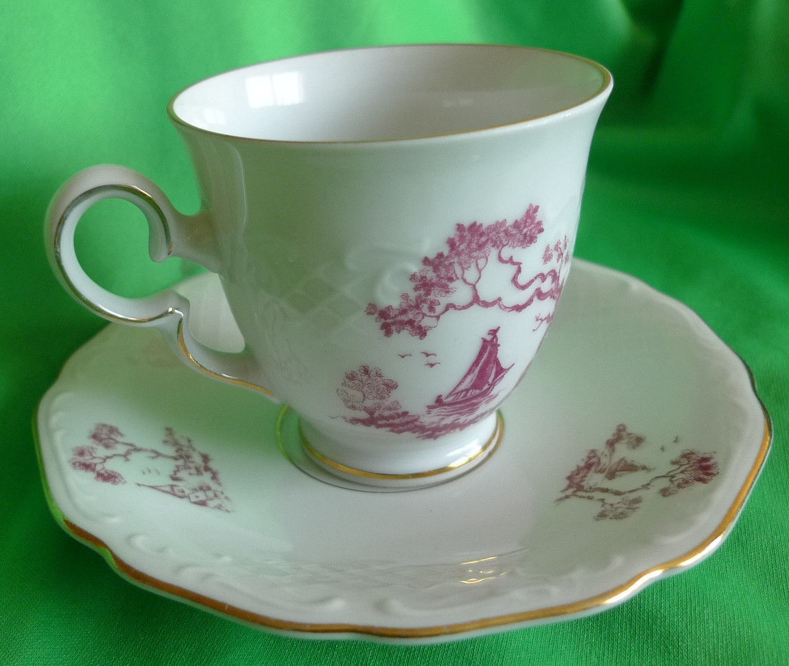 By Schwarzenhammer Porzellan Pair Of Mid Century Porcelain Coffee Cups 