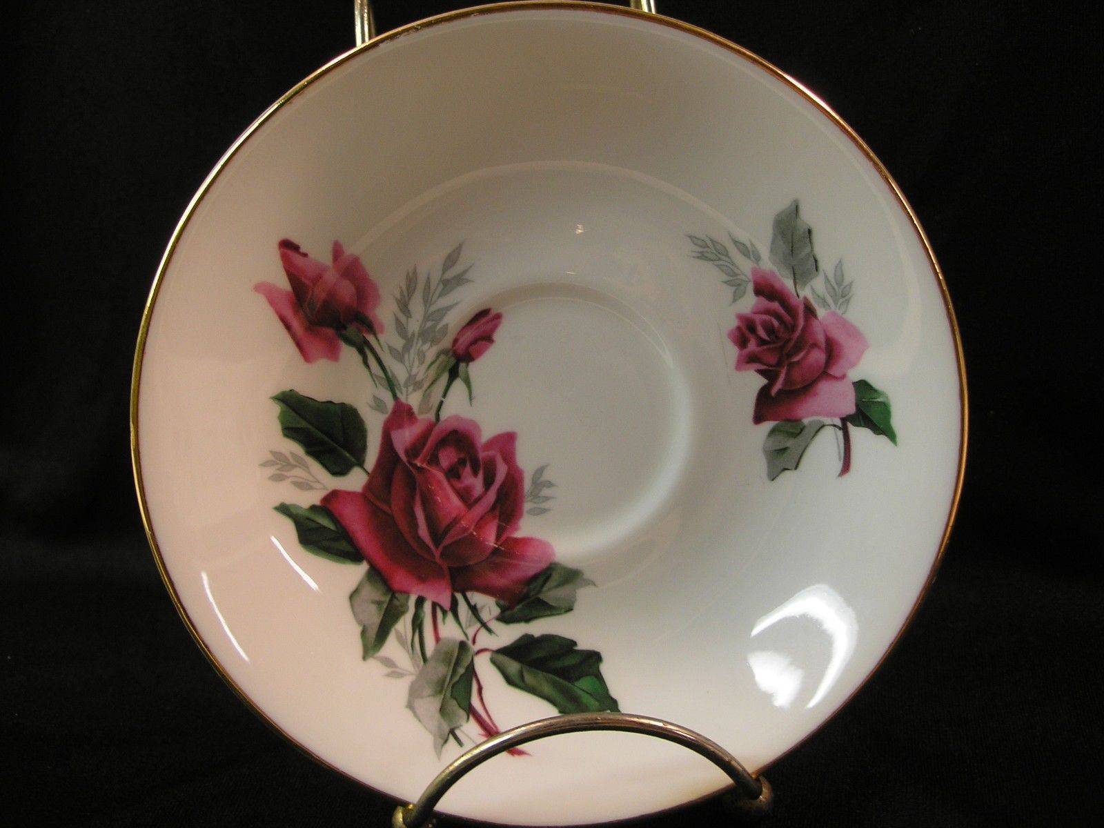 beautiful-vintage-duchess-bone-china-red-roses-tea-cup-saucer-made-in