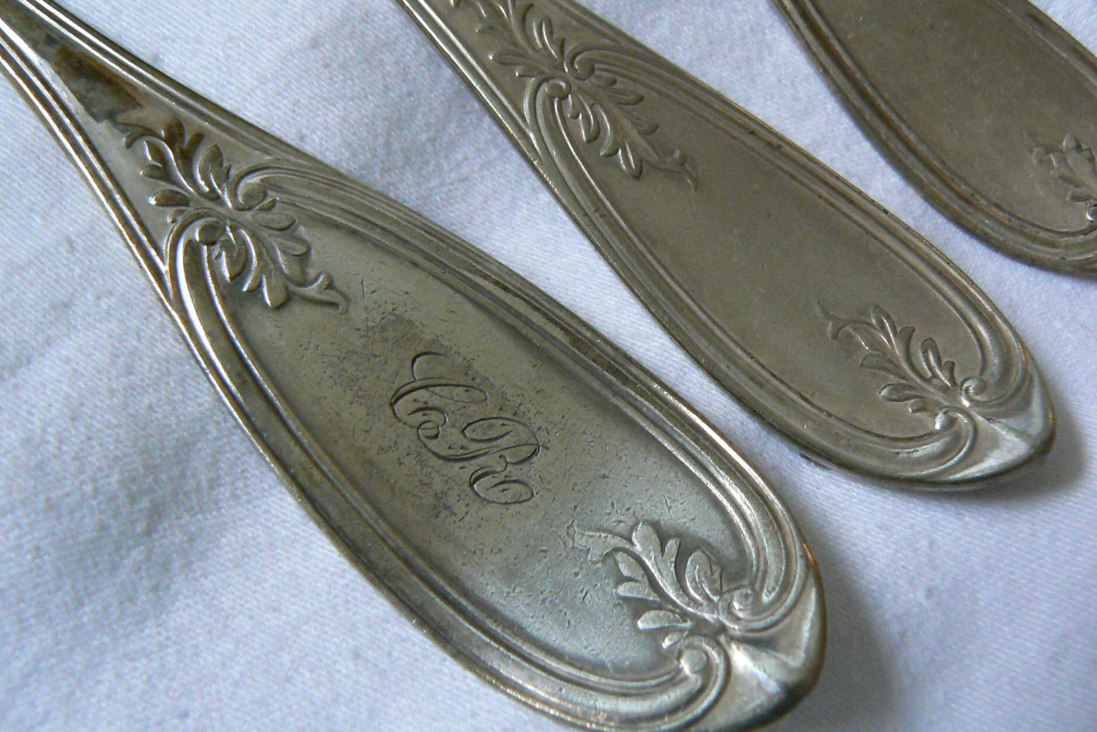 VTG set of 4 1847 Rogers Bros hallmark Silver plate Dinner Forks & Table Spoon Flatware