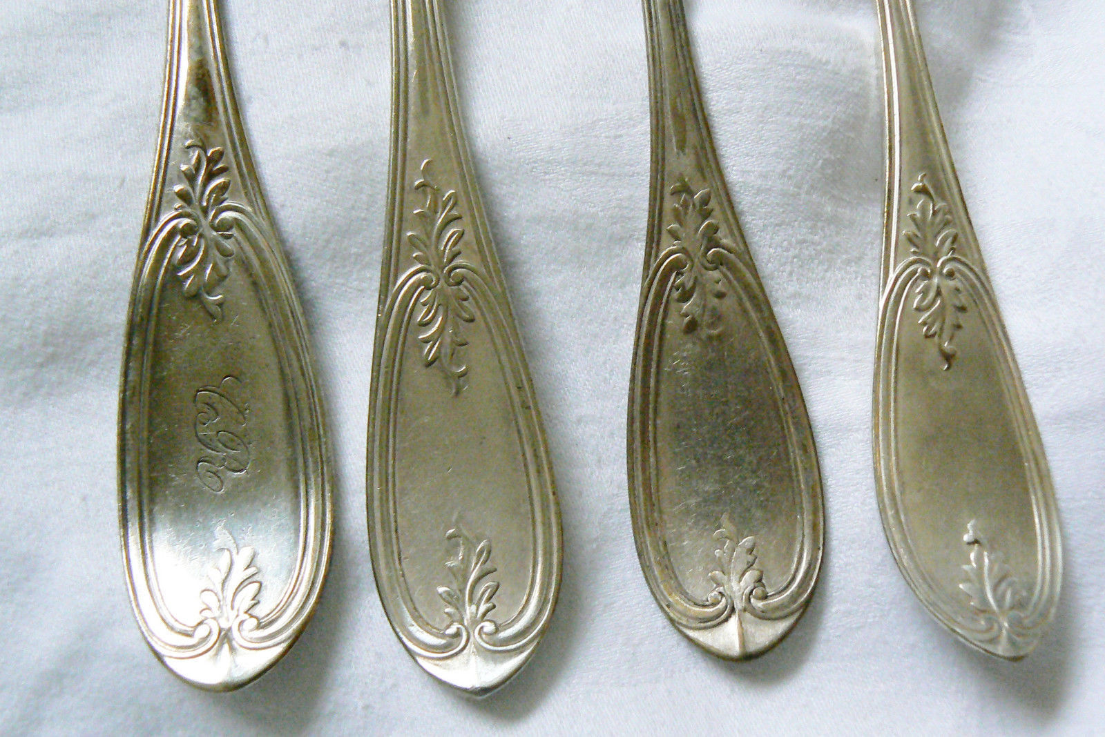VTG set of 4 1847 Rogers Bros hallmark Silver plate Dinner Forks & Table Spoon Flatware