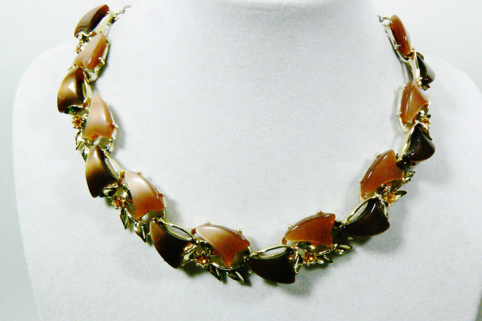 VINTAGE COCOA & CHOCOLATE THERMOSET SILVER TONE LINK COLLAR NECKLACE 17