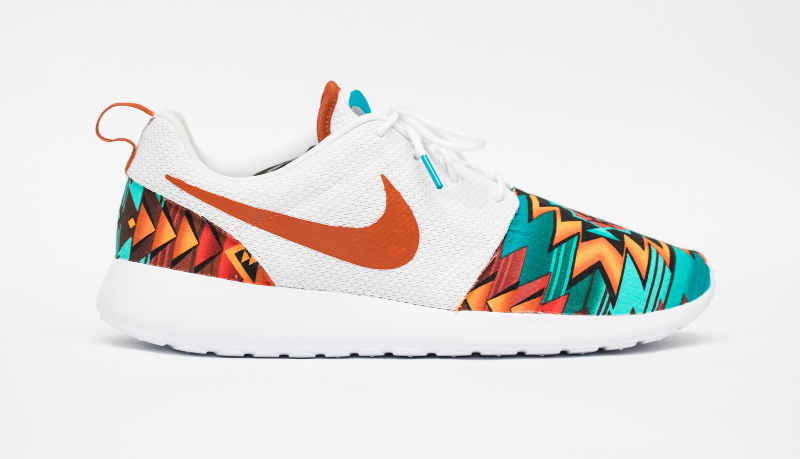 nike roshe run aztec