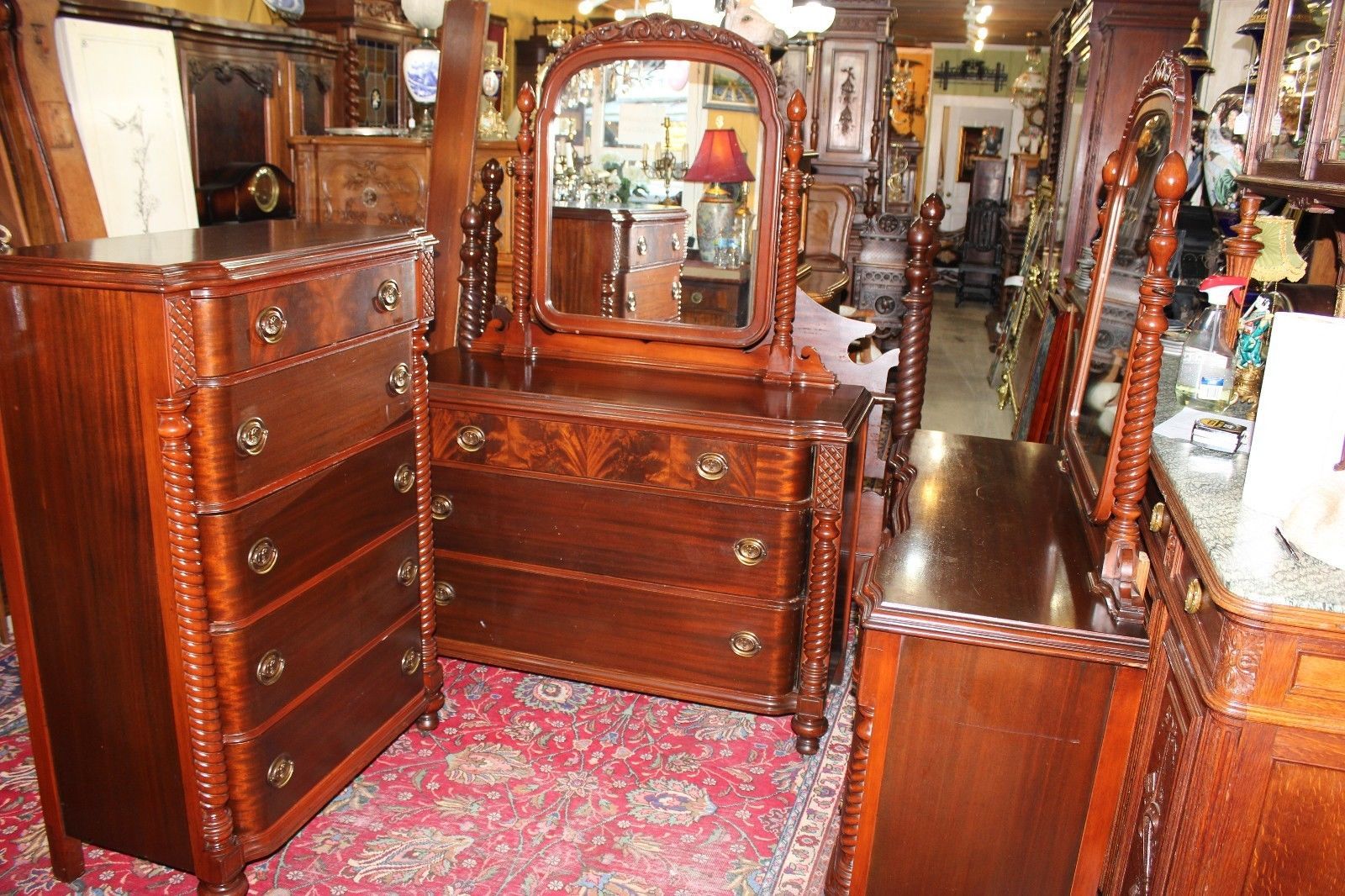 Beautiful American Antique Mahogany Bedroom Set 4 Pieces. 19001950