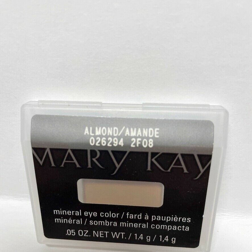 MARY KAY Mineral Eye Shadow Color ALMOND .05 Oz. #026294 NEW
