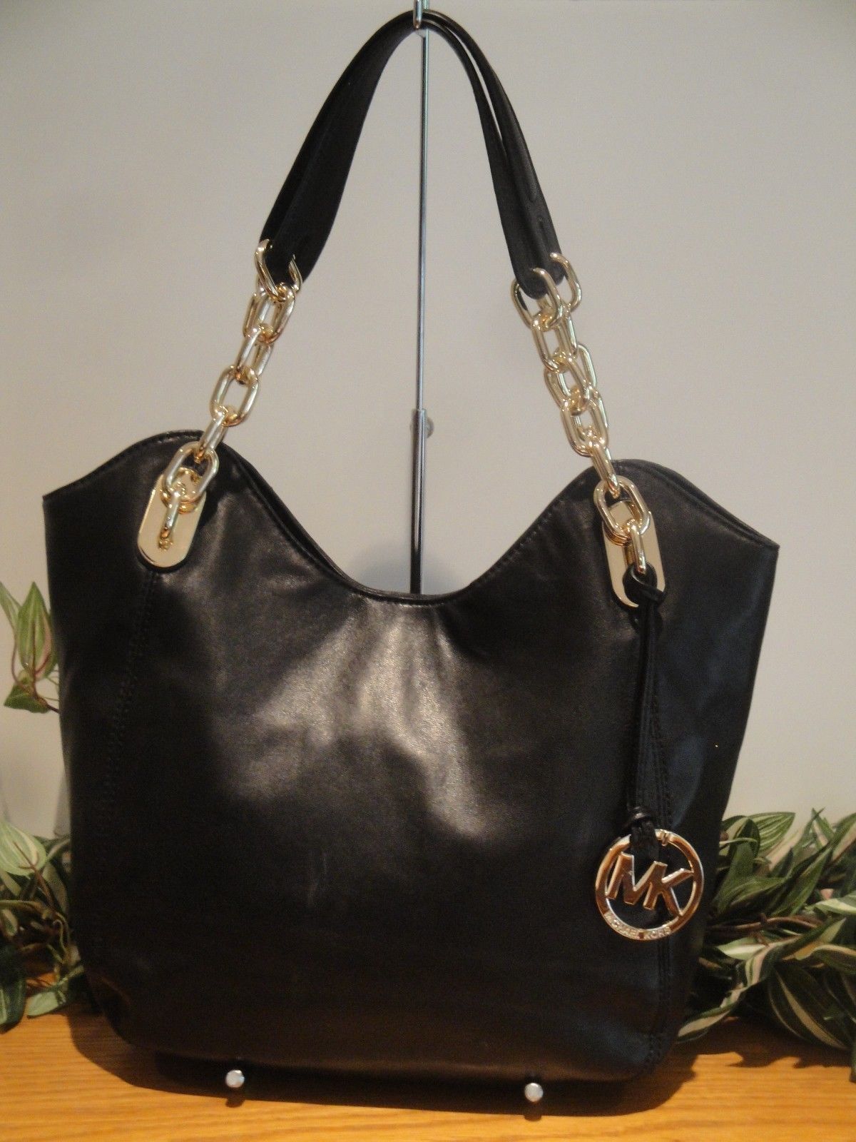 MICHAEL KORS LILLY MEDIUM TOTE BAG PURSE HOBO BLACK TOTE LEATHER GOLD ...