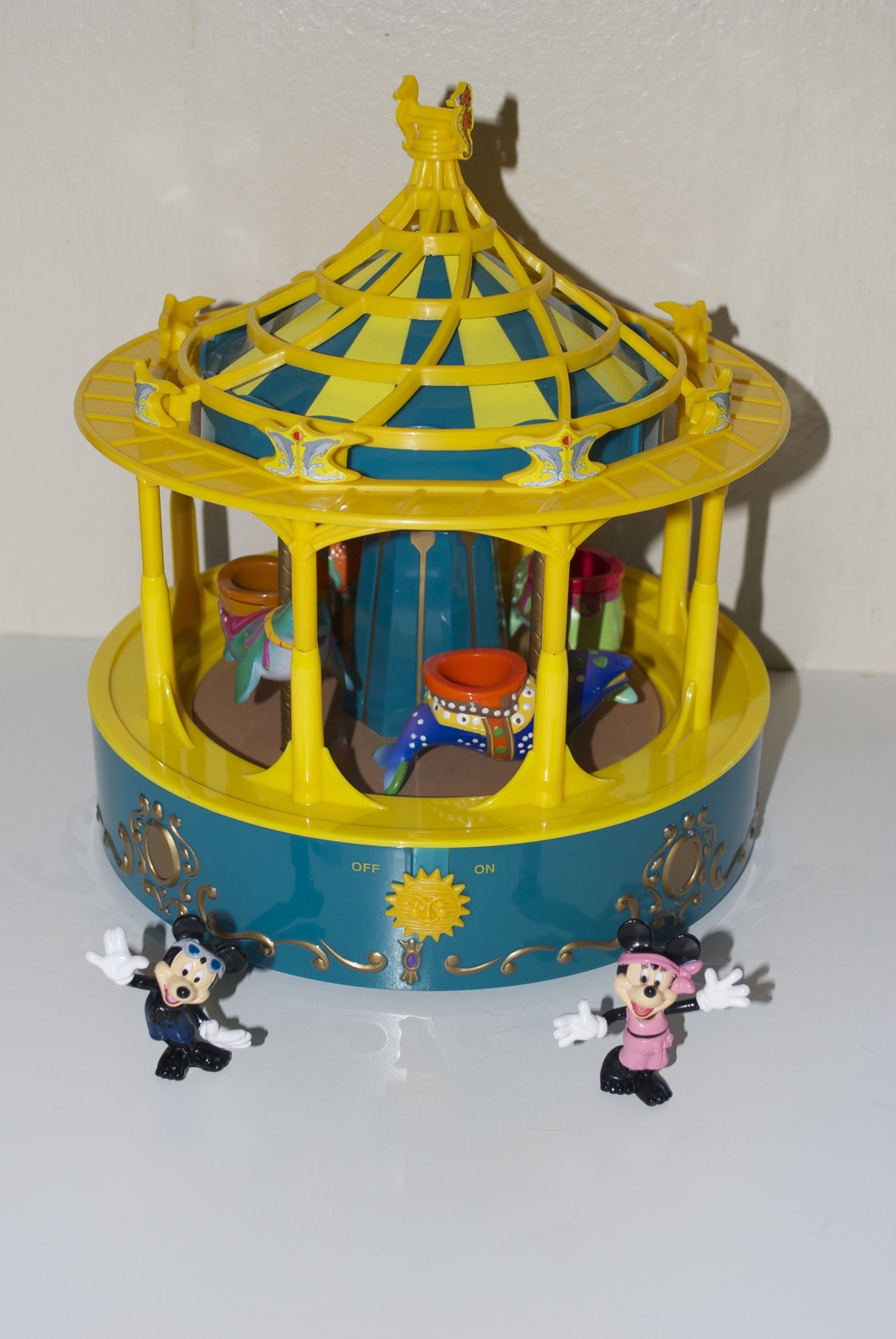 King Triton Playset Paradise Pier Disney Carousel Merry Go Round With ...