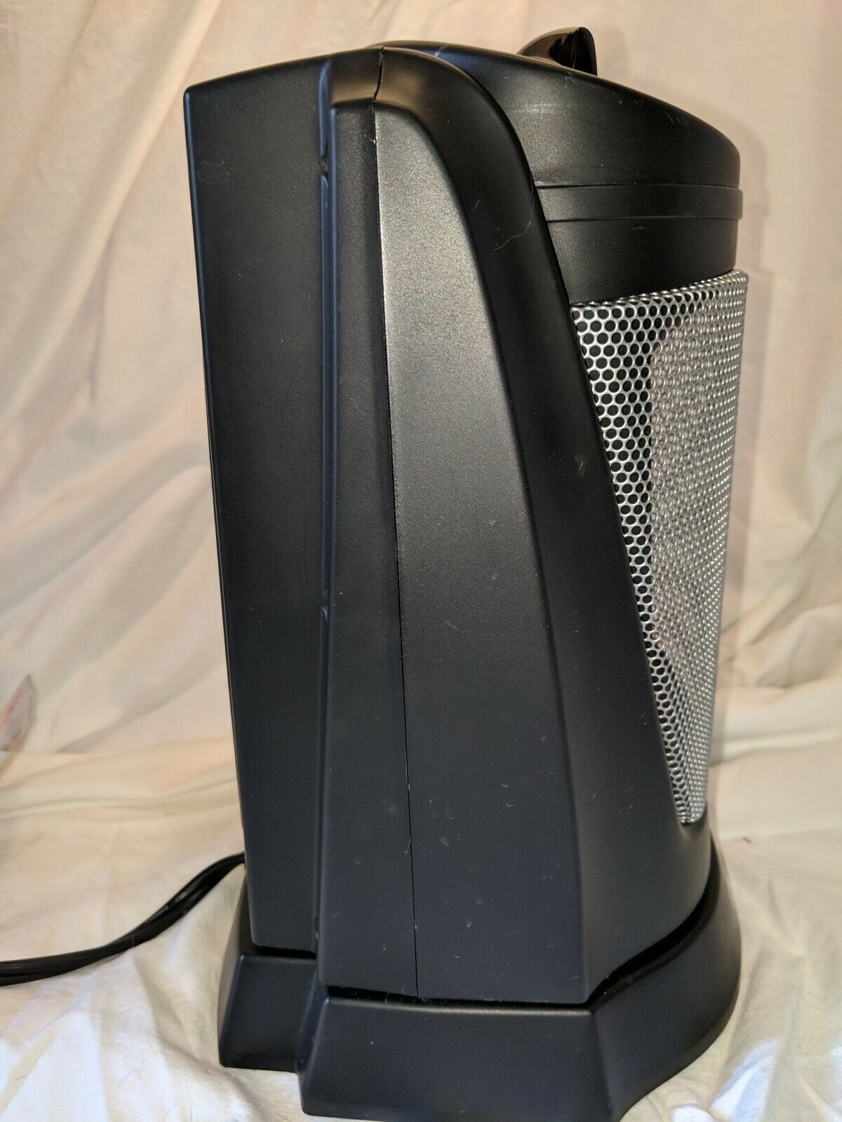 HUNTER 1500 Watt Electric Oscillating Portable Personal Heater MODEL
