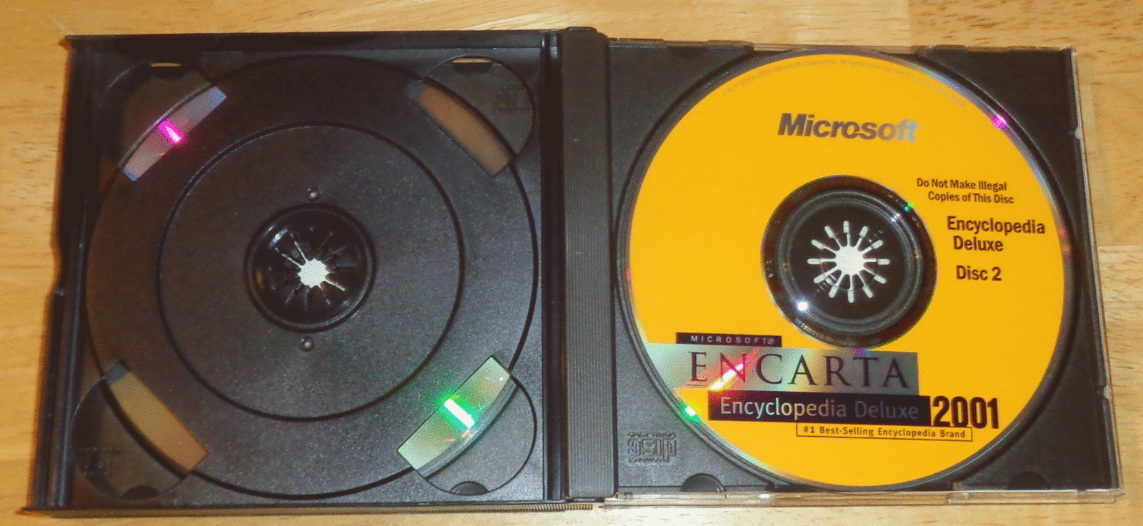 Microsoft Encarta Encyclopedia Deluxe 2001 PC CDROM Software with CD