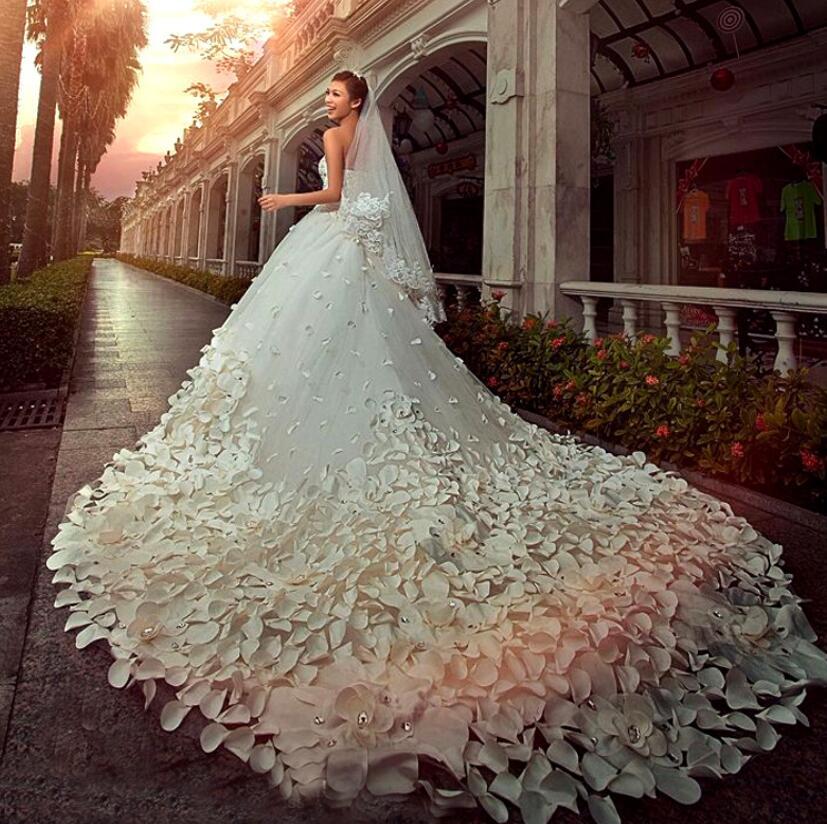 Luxurious Cathedral Wedding Dresses Sweetheart Rhinestone Bridal Dress