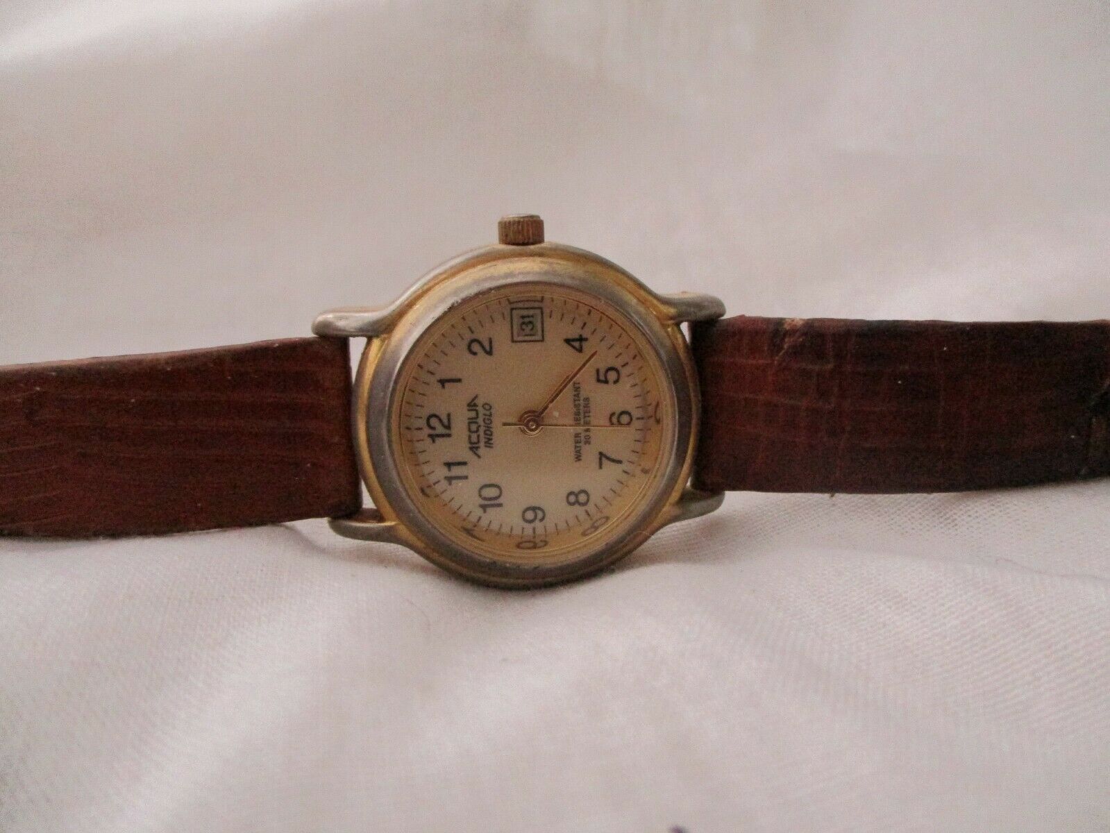 acqua indiglo watch