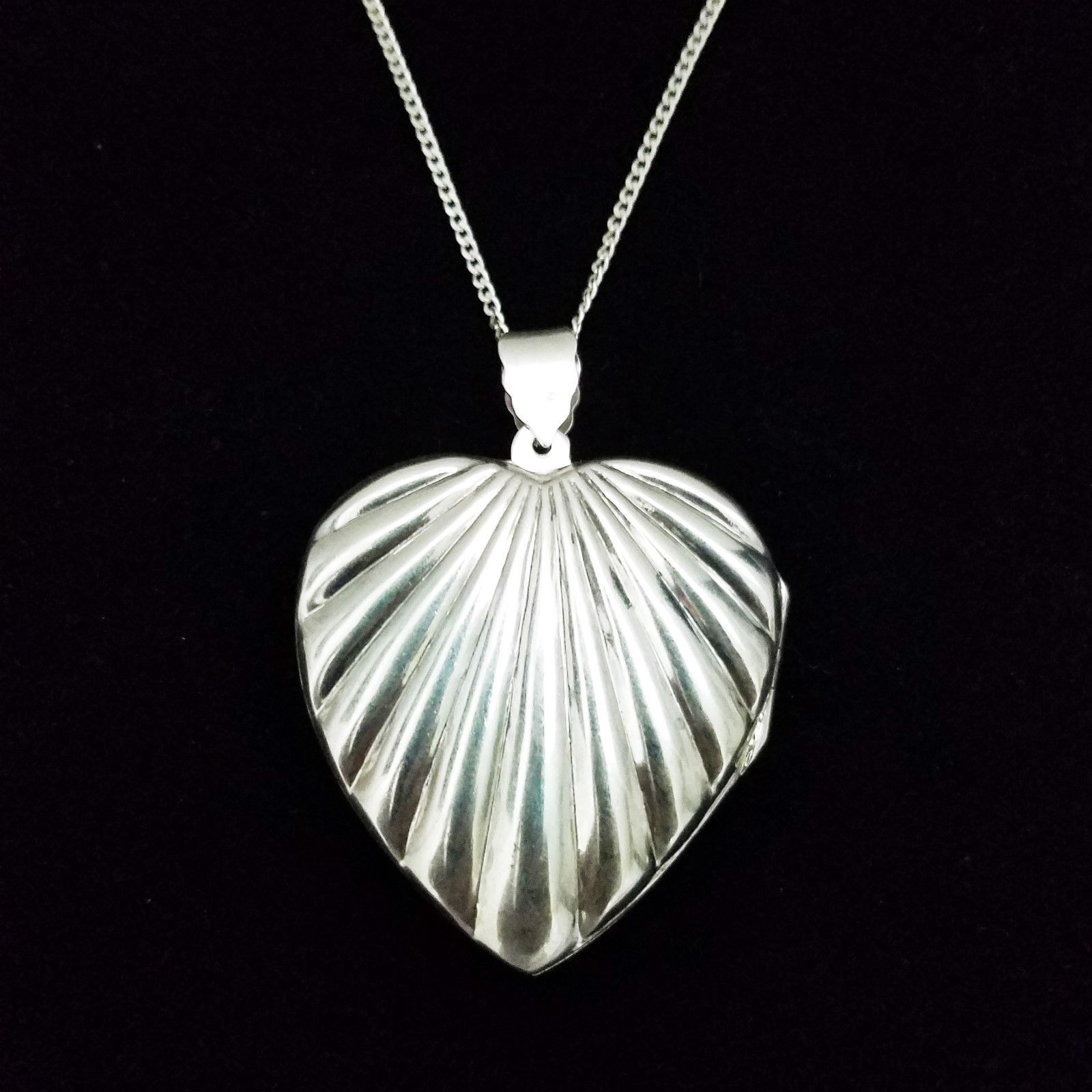 925 Sterling Silver Necklace With Heavy Solid 925 Silver Heart Locket