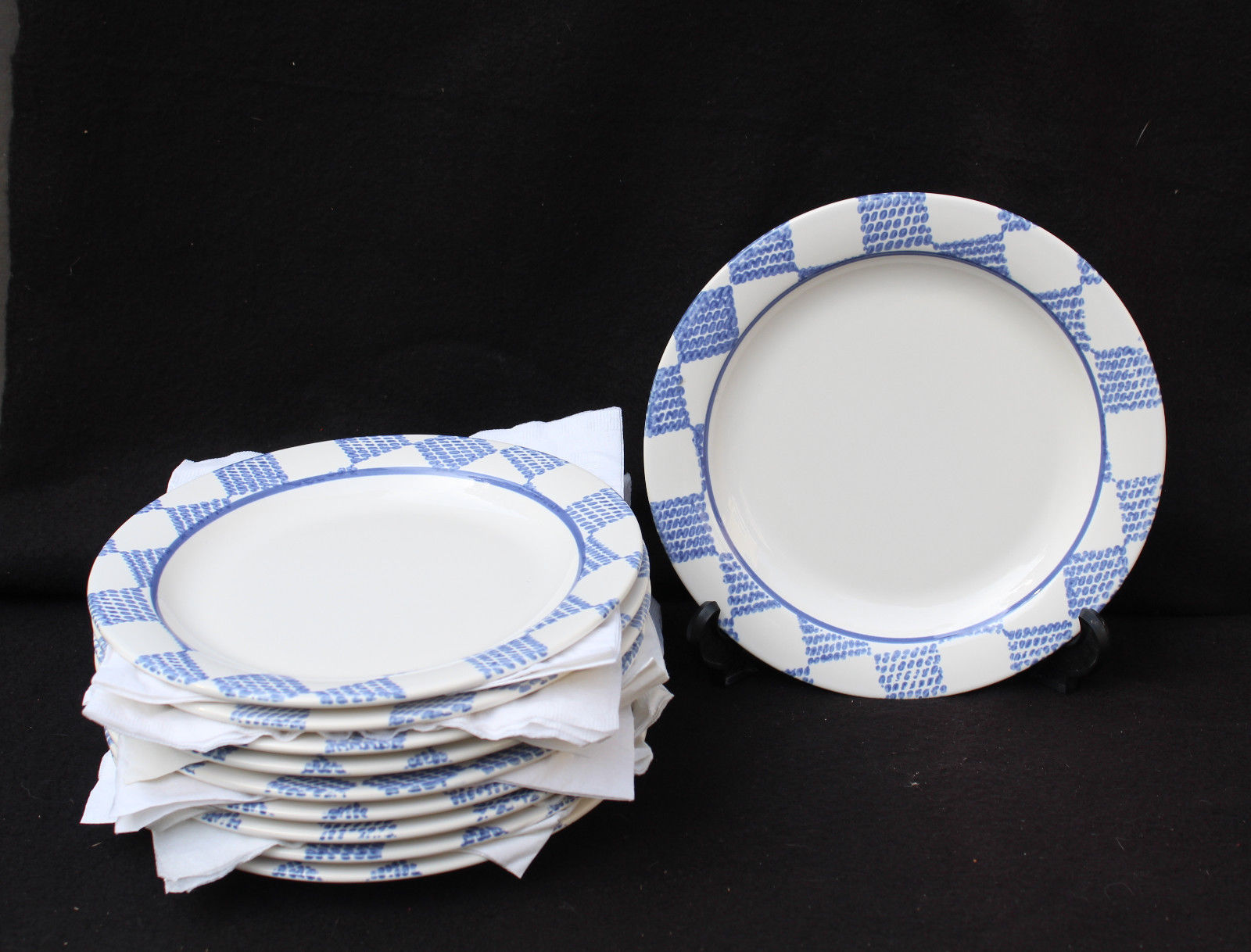 8.25/" Luncheon Plates Set of 2 Pfaltzgraff Folk Art