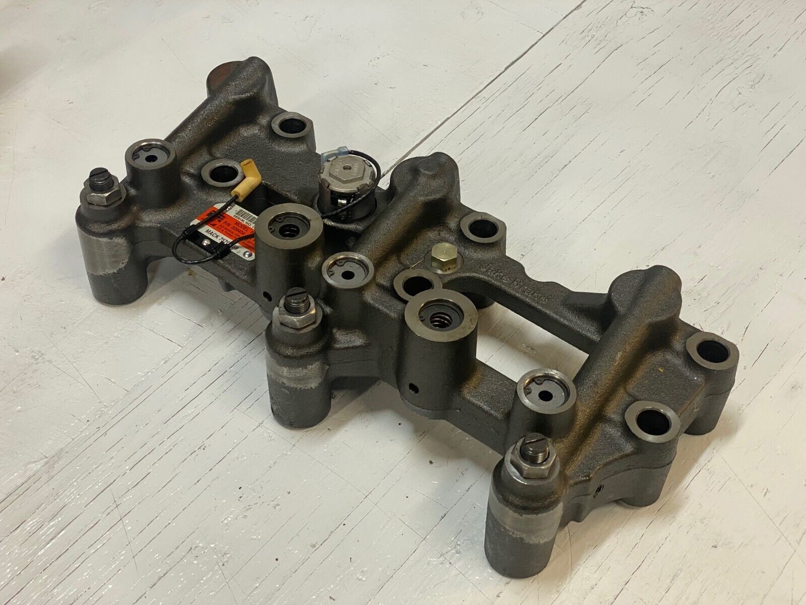 Mack 757GB59 Jake Brake Head for Mack 4Valve Engine Brake Model 690A