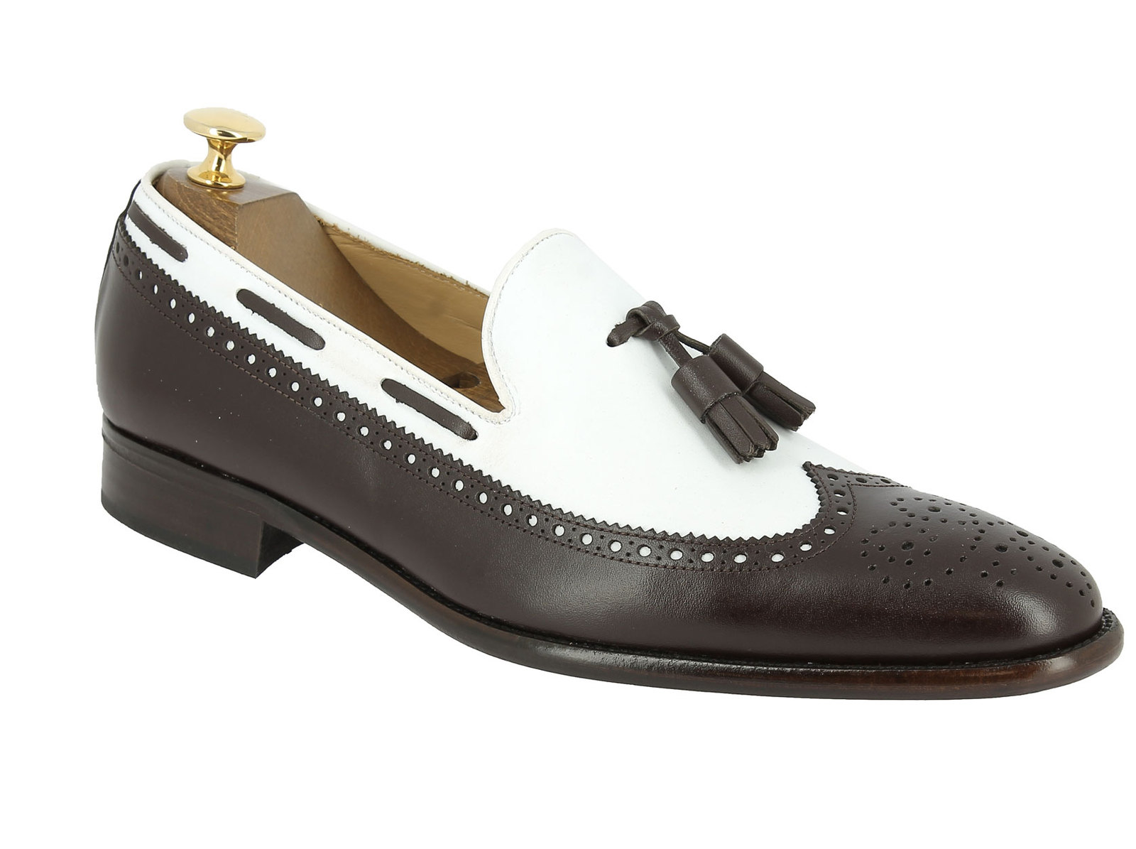 wingtip black and white